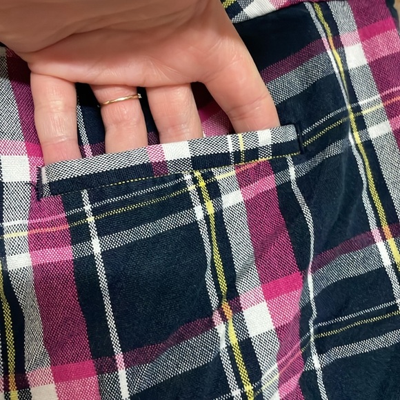 Banana Republic size 4 Pink, Yellow, Blue Preppy Plaid Mid-rise 3” Chino Shorts - Picture 7 of 10